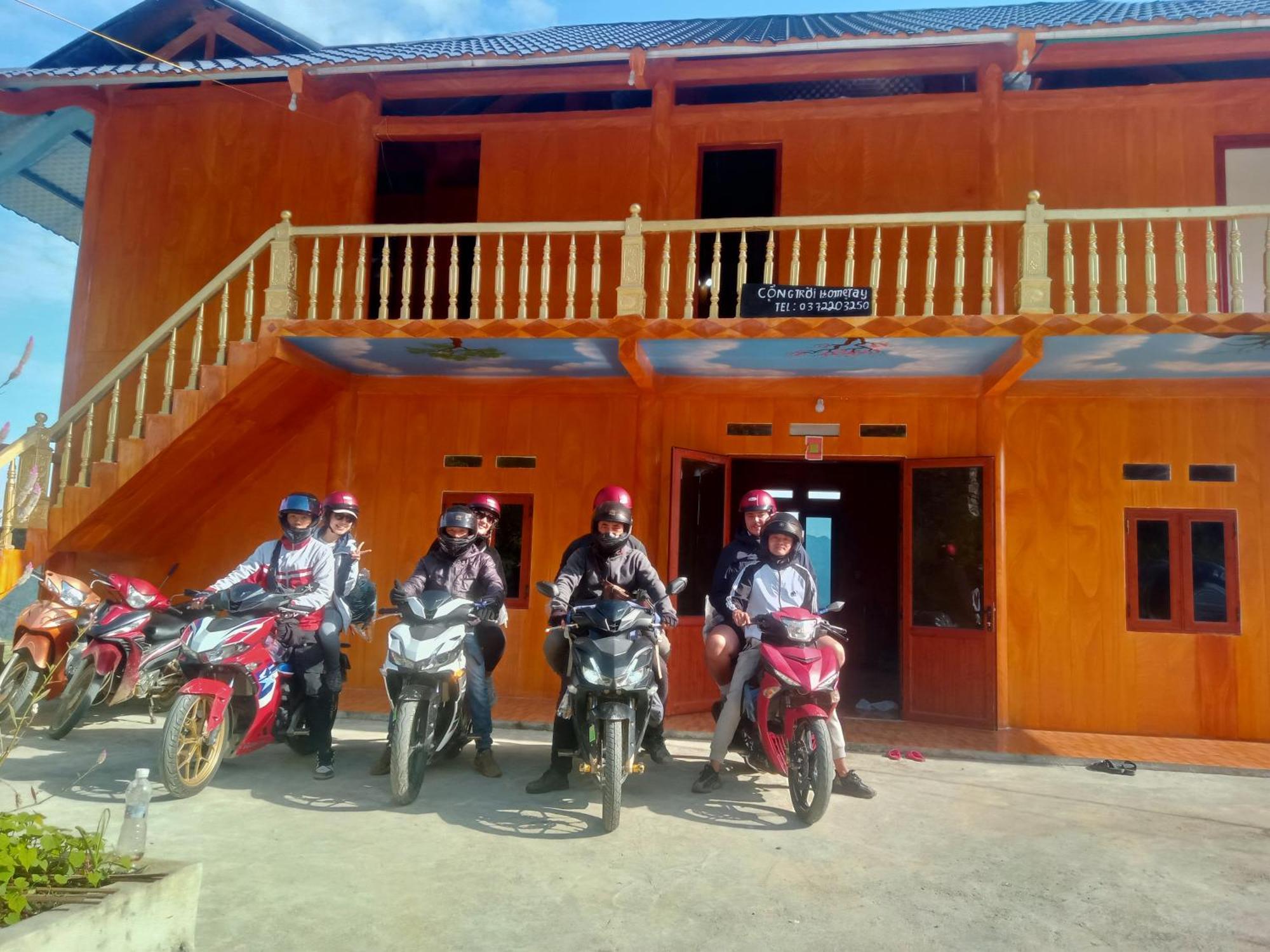 Cong Troi Homestay Хазянг Экстерьер фото
